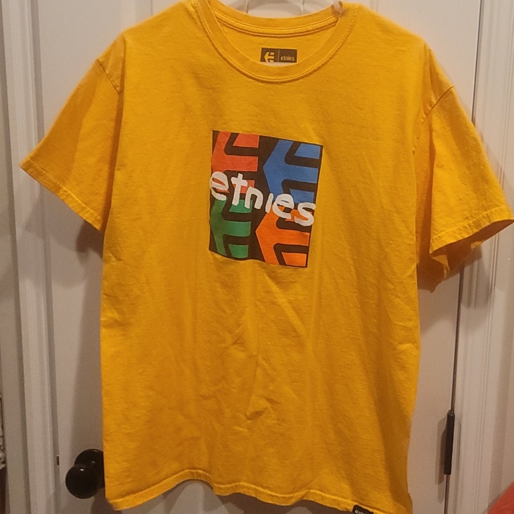Etnies t shirt
